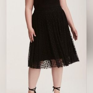 Torrid Size 4 Black Polka Dot Skirt with Lining